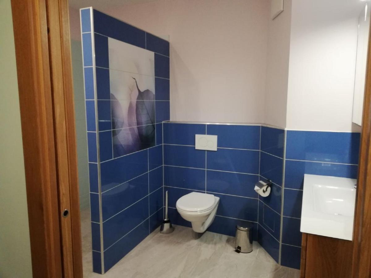 Haus Monti Hotel Maria Lanzendorf Bagian luar foto