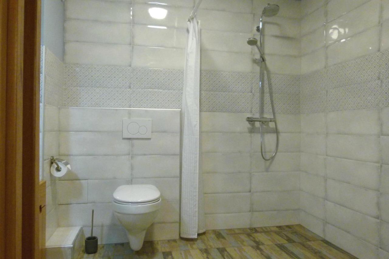 Haus Monti Hotel Maria Lanzendorf Bagian luar foto