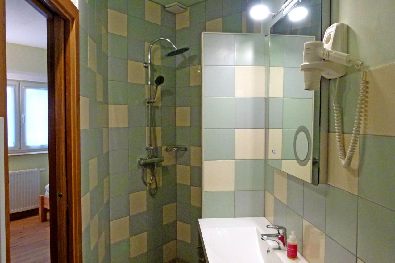 Haus Monti Hotel Maria Lanzendorf Bagian luar foto