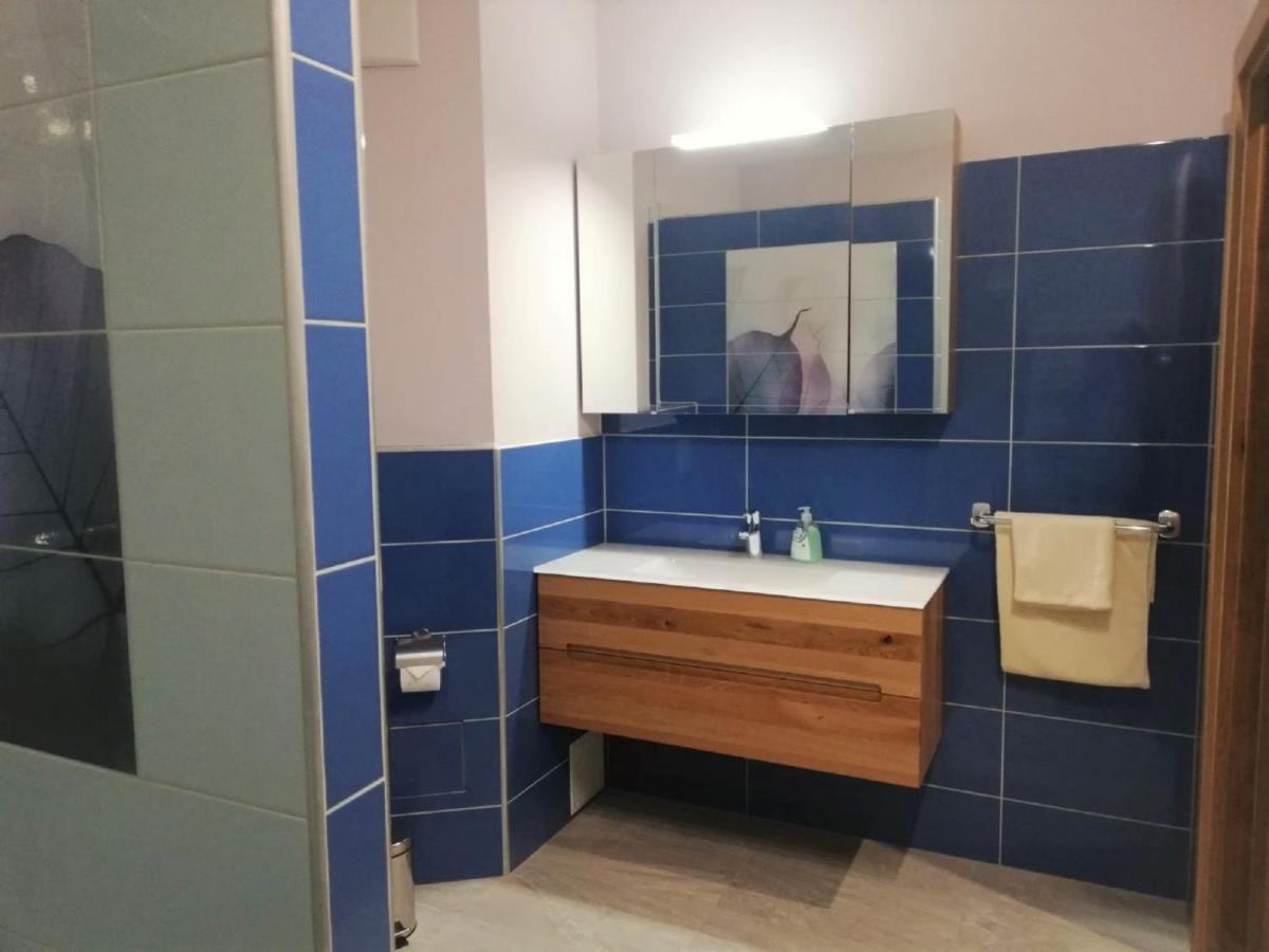 Haus Monti Hotel Maria Lanzendorf Bagian luar foto
