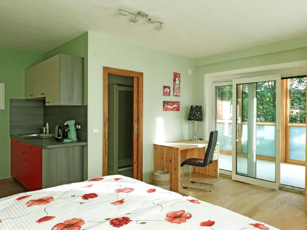 Haus Monti Hotel Maria Lanzendorf Bagian luar foto