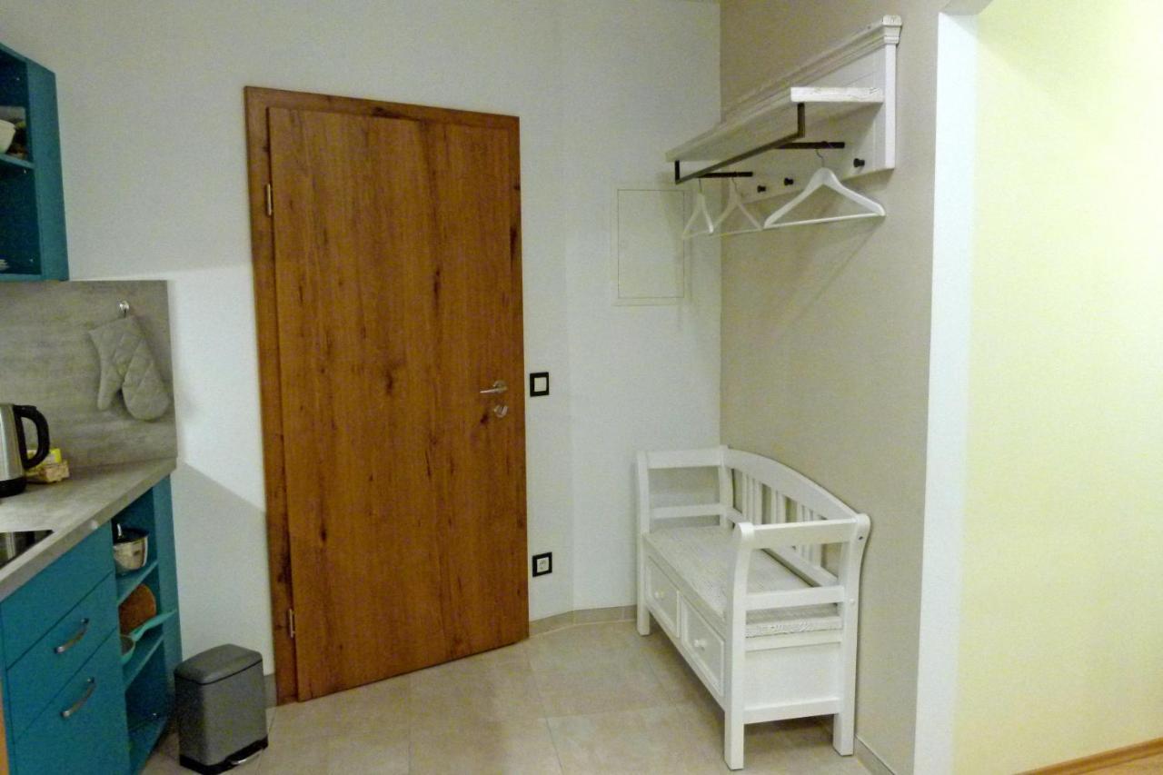 Haus Monti Hotel Maria Lanzendorf Bagian luar foto